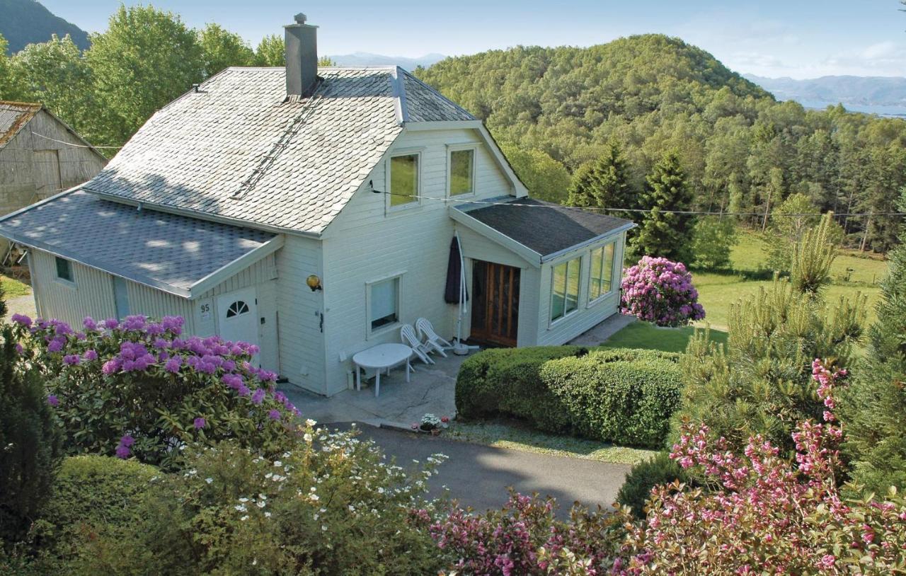 Stunning home in Tau with 4 Bedrooms&WiFi Exterior foto